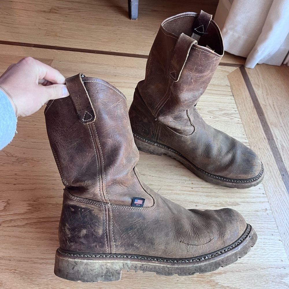Classic Brown Leather Men's Boots - Picture 2 of 6